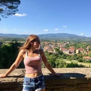 Meet your Posher, Caroline